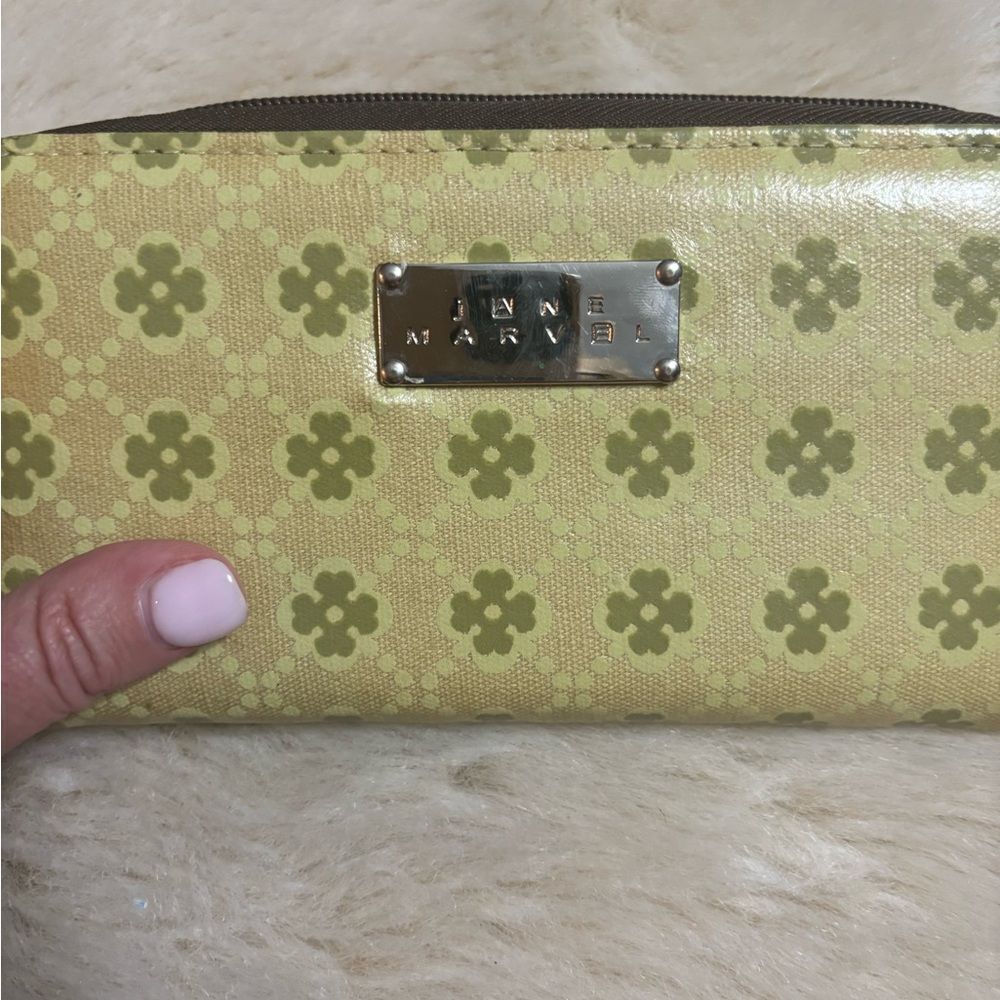 Jane Marvel Floral Gold and Green Wallet - Picture 2 of 5